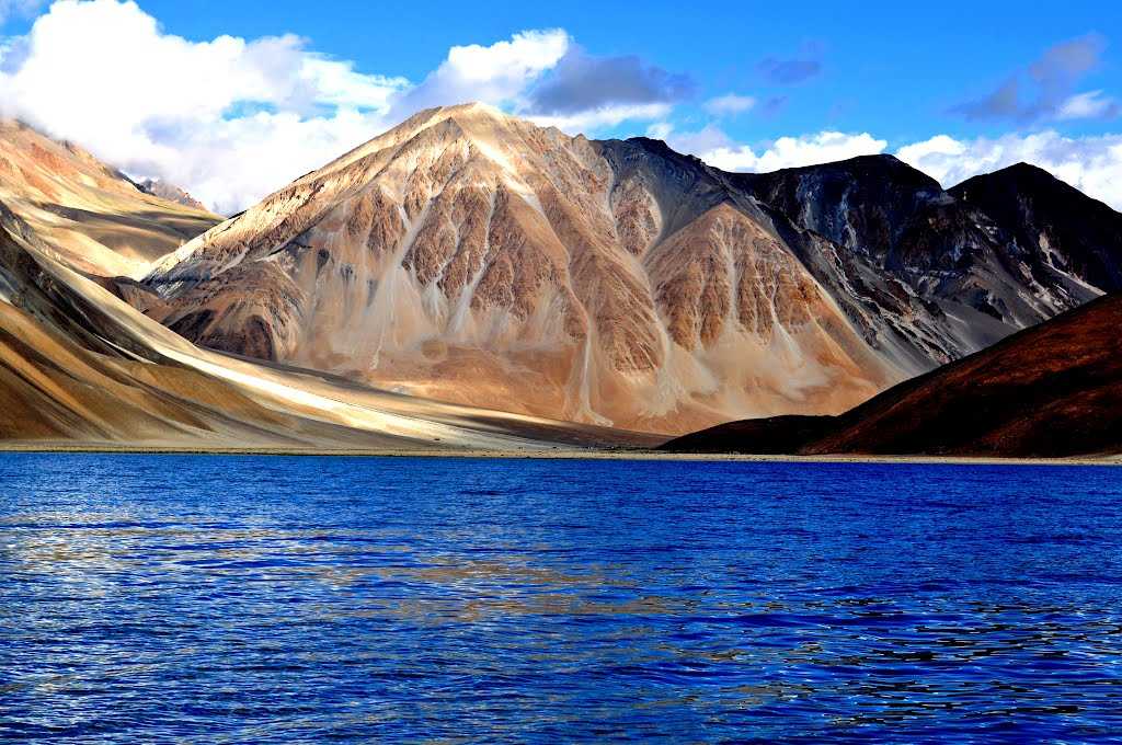 Taxi service in Leh Ladakh