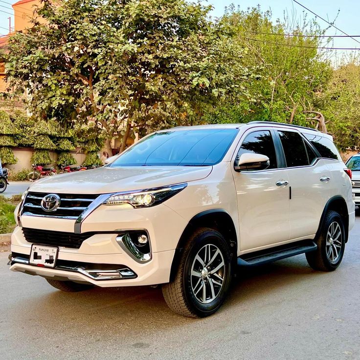 Toyota Fortuner car hire